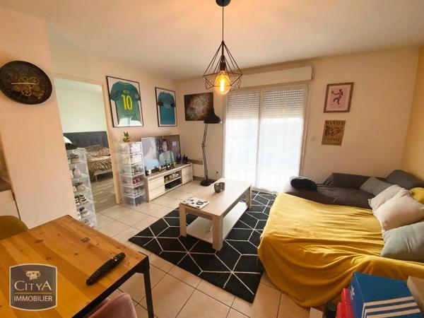 Appartement à louer 2 pièces 40.07m² Saint-Juéry (81160)