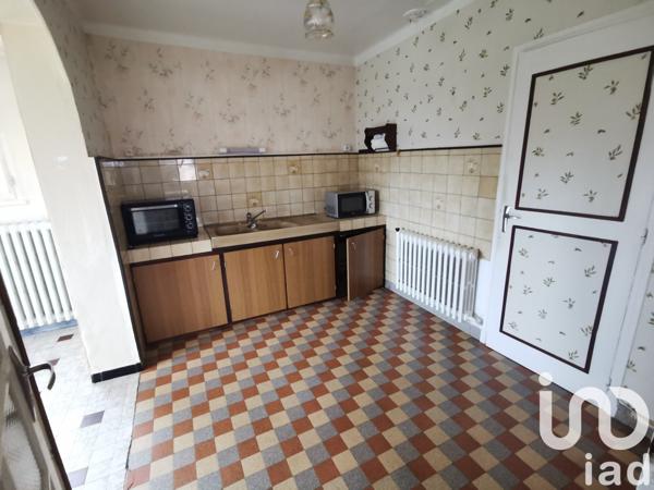 Maison 4 pièces de 90 m² à Dollon (72390)