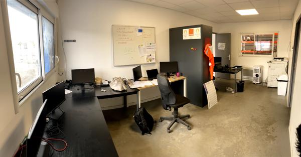 A LOUER : Local d'activité 1.125 m2 - PRINQUIAU