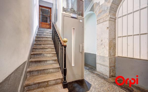 Appartement à vendre    2 pièces • 58,45 m2 Lyon 2