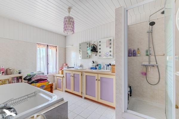 Maison à vendre 159 000 € Saint-Denis-de-Pile 3 p 146,7 m² DPE C