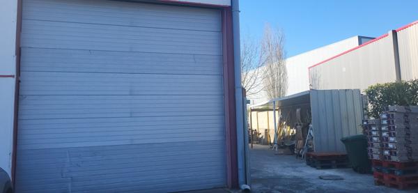Fonds De Commerce
        
        - 750 m²