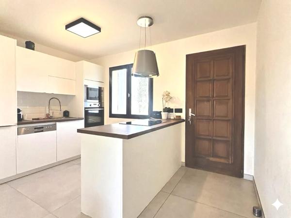 Maison Cuges Les Pins 4 pièces 103 m2 avec jardin et stationnements