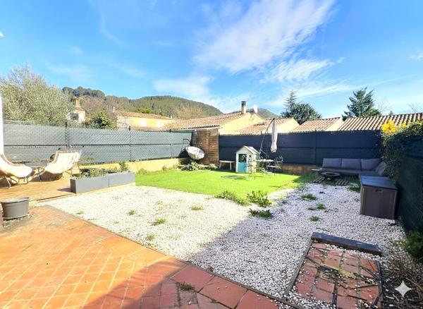 Maison Cuges Les Pins 4 pièces 103 m2 avec jardin et stationnements