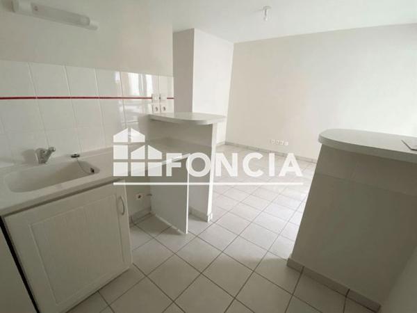 Location Appartement 2 pièces 47.1 m² - 28 AVENUE PASTEUR RESIDENCE LES SOURCES DE BEAUREPAIRE APPART B16 Chamalieres 63400