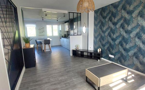 Maison à louer    3 pièces • 73 m2 Jassans-Riottier