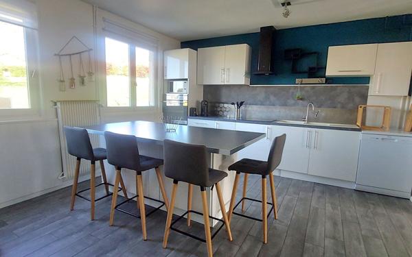 Maison à louer    3 pièces • 73 m2 Jassans-Riottier