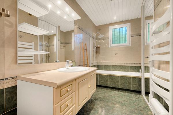 VILLA CASTANET TOLOSAN avec JARDIN,  SALLE DE SPORT  ou SALLE DE CINEMA