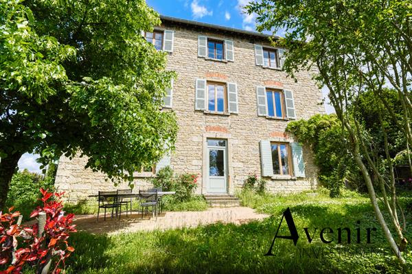 MAISON DE CARACTERE 240 m2 hab - TERRAIN 700 m2 Limonest MAISON DE CARACTERE 240 m2 hab - TERRAIN 700 m2 Limonest