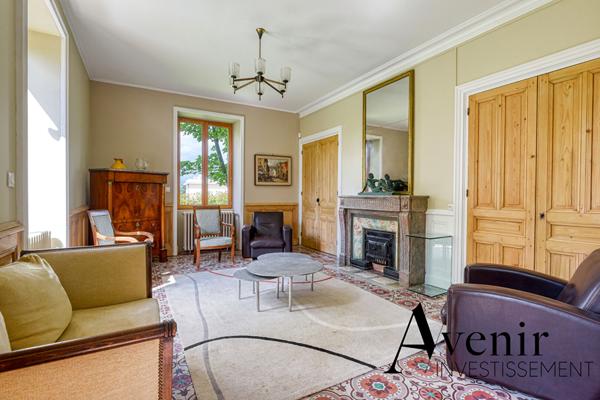 MAISON DE CARACTERE 240 m2 hab - TERRAIN 700 m2 Limonest MAISON DE CARACTERE 240 m2 hab - TERRAIN 700 m2 Limonest