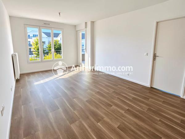 Location                                                      Appartement
                        
                     2 pièces                      44 m2                     à Saint-Pierre-du-Perray