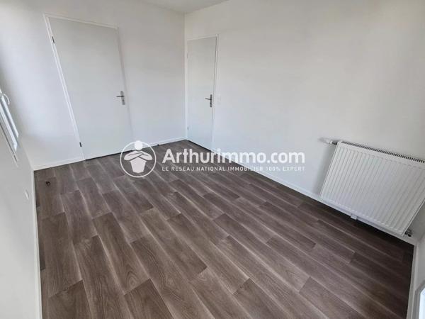 Location                                                      Appartement
                        
                     2 pièces                      44 m2                     à Saint-Pierre-du-Perray