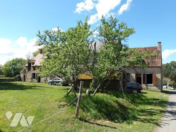 BETETE (23) CREUSE, A vendre à 15 mn de BOUSSAC au calme un ensemble immobilier en pierres à ré...