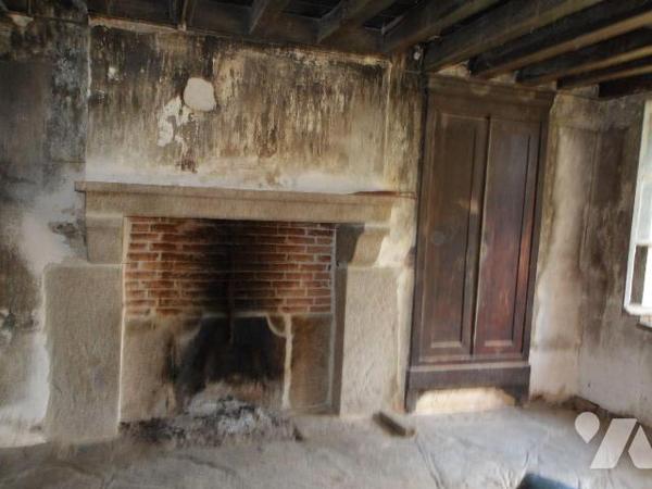 BETETE (23) CREUSE, A vendre à 15 mn de BOUSSAC au calme un ensemble immobilier en pierres à ré...