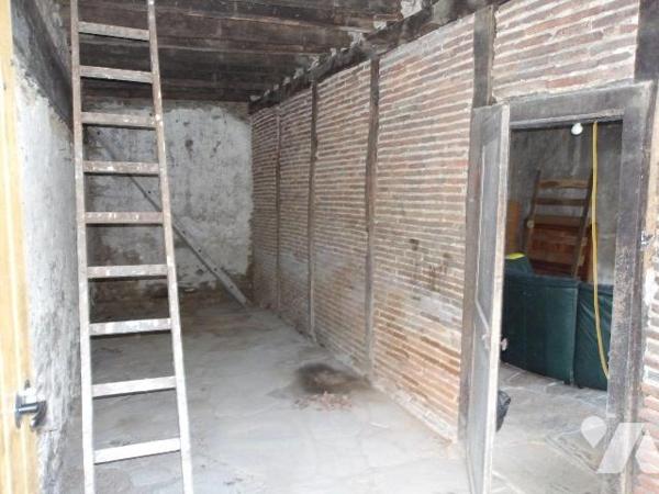 BETETE (23) CREUSE, A vendre à 15 mn de BOUSSAC au calme un ensemble immobilier en pierres à ré...