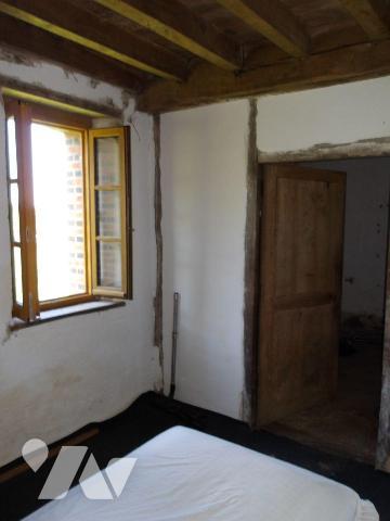 BETETE (23) CREUSE, A vendre à 15 mn de BOUSSAC au calme un ensemble immobilier en pierres à ré...