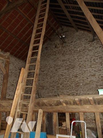 BETETE (23) CREUSE, A vendre à 15 mn de BOUSSAC au calme un ensemble immobilier en pierres à ré...