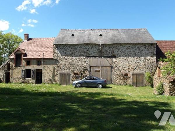 BETETE (23) CREUSE, A vendre à 15 mn de BOUSSAC au calme un ensemble immobilier en pierres à ré...