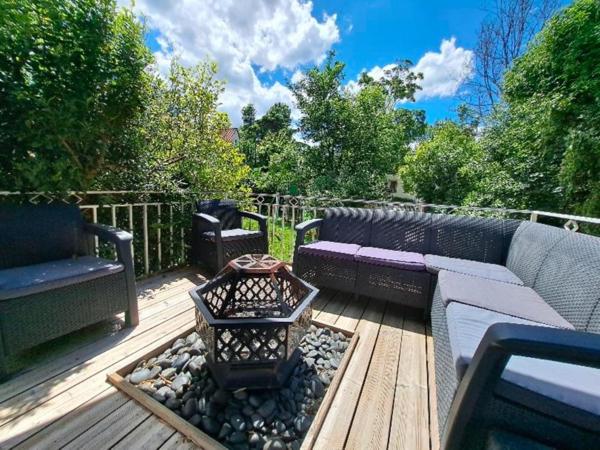 Maison familiale spacieuse avec jacuzzi à Chessy