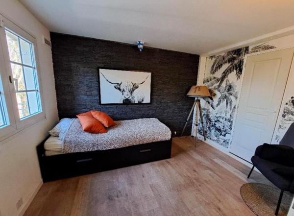 Maison familiale spacieuse avec jacuzzi à Chessy