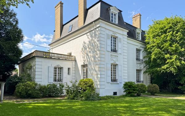 Maison à vendre    10 pièces •  Évreux