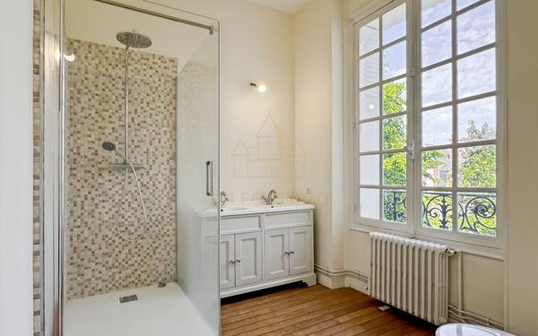 Maison à vendre    10 pièces •  Évreux