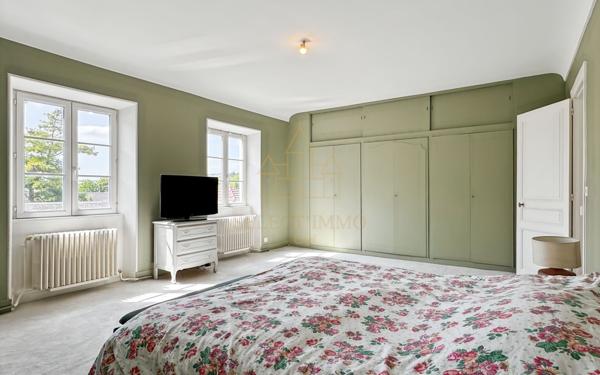 Maison à vendre    10 pièces •  Évreux