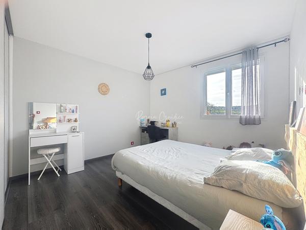 Saint-Georges-de-Luzençon (12100) MAISON F6 145 M2 AVEC GARAGE ET PISCINE SUR TERRAIN DE 545 M2