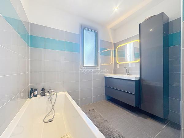 Saint-Georges-de-Luzençon (12100) MAISON F6 145 M2 AVEC GARAGE ET PISCINE SUR TERRAIN DE 545 M2