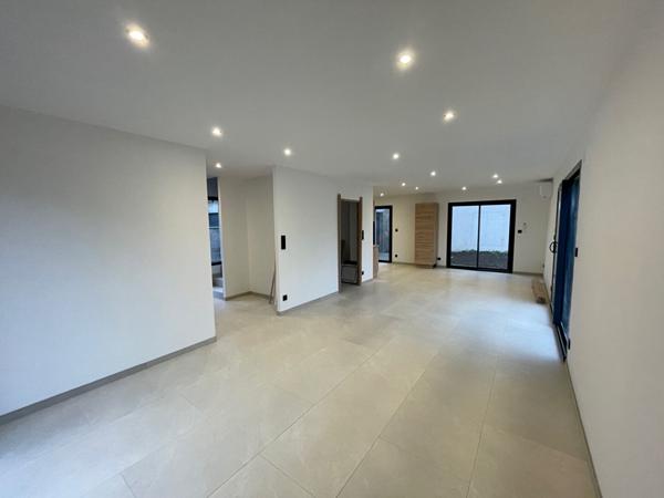 Maison Janneyrias  4 pièce(s) 113 m2