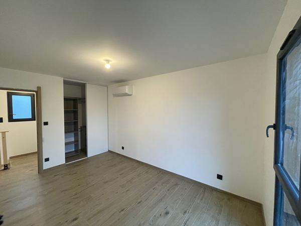 Maison Janneyrias  4 pièce(s) 113 m2