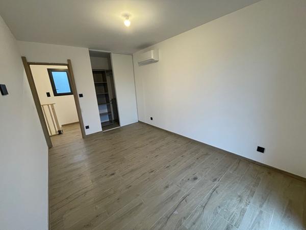 Maison Janneyrias  4 pièce(s) 113 m2