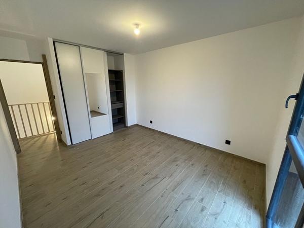 Maison Janneyrias  4 pièce(s) 113 m2