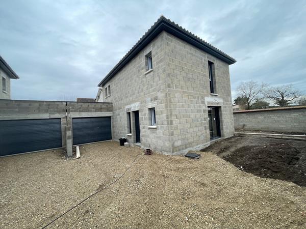 Maison Janneyrias  4 pièce(s) 113 m2