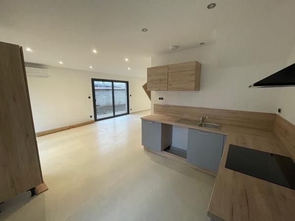 Maison Janneyrias  4 pièce(s) 113 m2