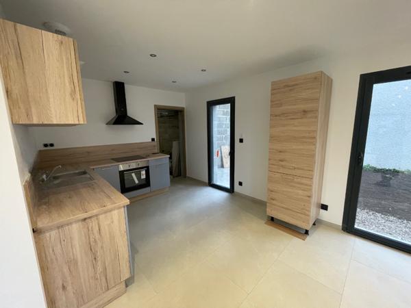 Maison Janneyrias  4 pièce(s) 113 m2