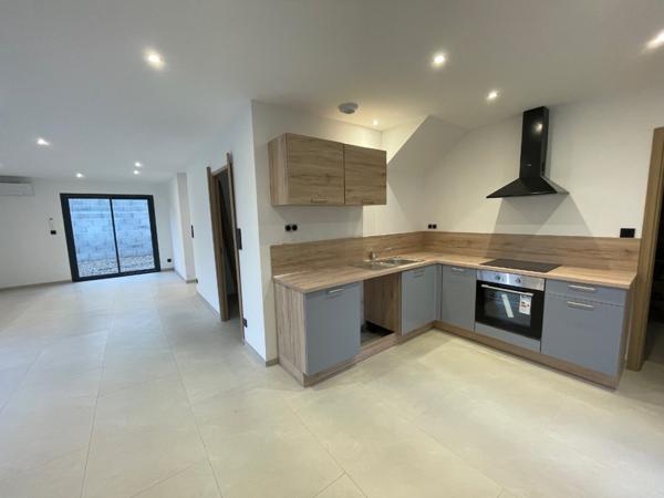 Maison Janneyrias  4 pièce(s) 113 m2