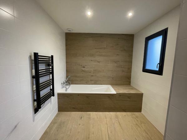 Maison Janneyrias  4 pièce(s) 113 m2