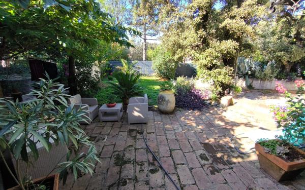 Maison à vendre    3 pièces •  Nîmes