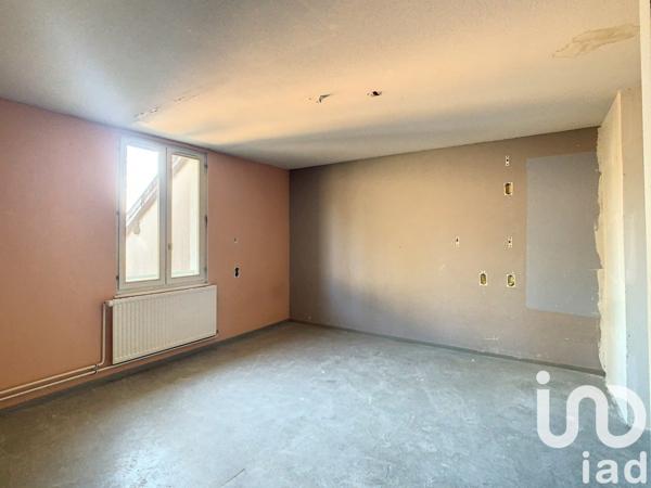 Appartement 4 pièces de 120 m² à Morbier (39400)