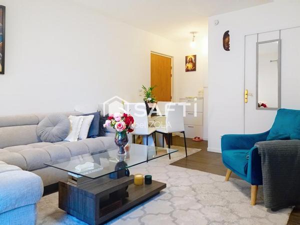 Bel appartement de 2 pièces avec une chambre, une cuisine,une salle de bains, un WC et un balcon et un box.