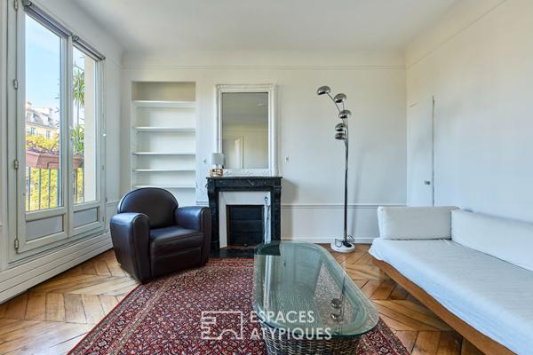 Location meublé avec balcon filant Filles du Calvaire / République