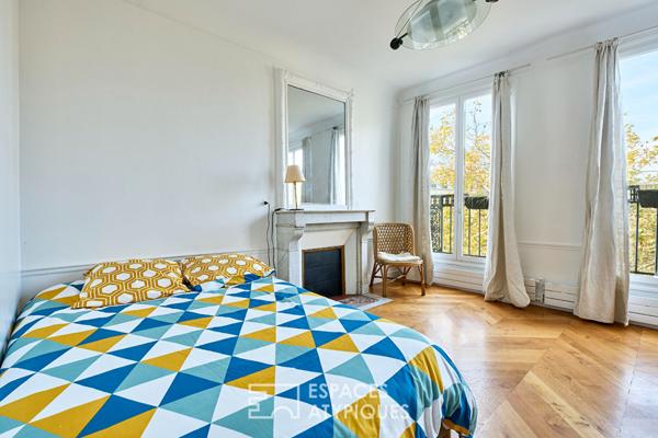 Location meublé avec balcon filant Filles du Calvaire / République