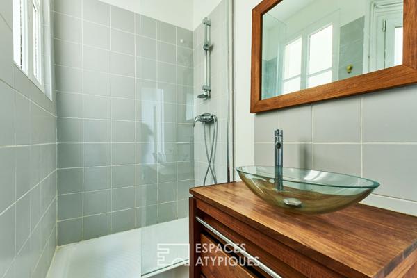 Location meublé avec balcon filant Filles du Calvaire / République