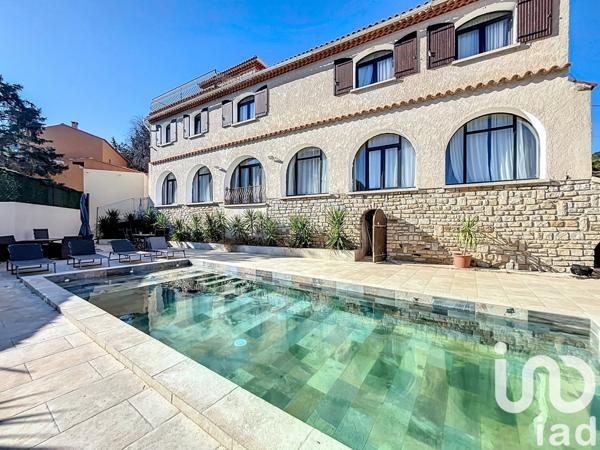 Bastide 9 pièces de 388 m² à La Ciotat (13600)
