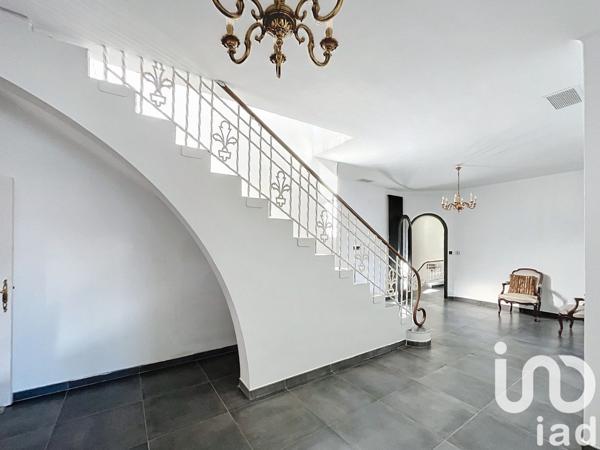 Bastide 9 pièces de 388 m² à La Ciotat (13600)