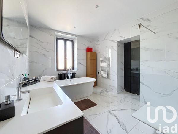 Bastide 9 pièces de 388 m² à La Ciotat (13600)
