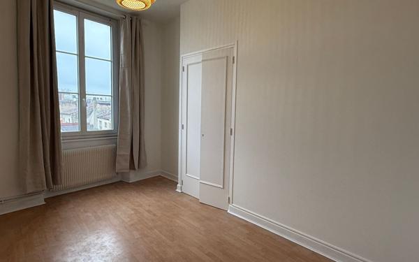 Appartement à louer    3 pièces •  Mont-de-Marsan