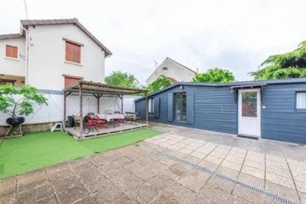 Maison individuelle avec jardin et fort potentiel à Houilles
