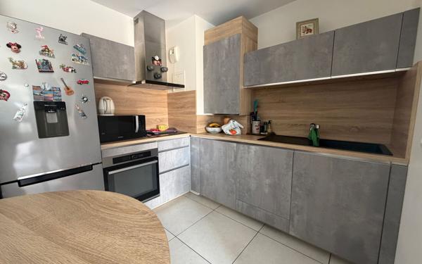 Appartement à vendre    3 pièces • 64 m2 Saint-Martin-d'Hères